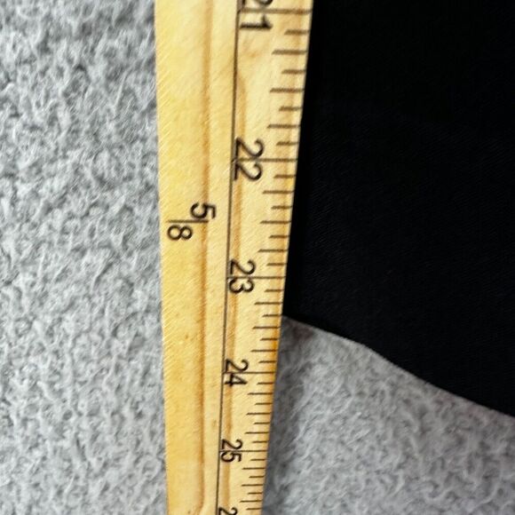 Chicos Pants Womens 6 Black Pull On Ankle Stretch Comfort Career Capsule Minimal - Picture 7 of 7